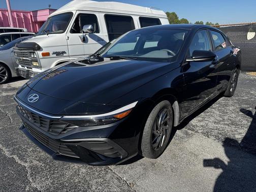 Abyss Black 2024 Hyundai ELANTRA SEL