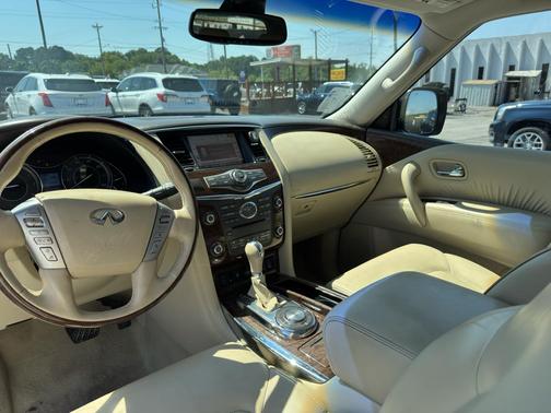 2016 INFINITI QX80 Base