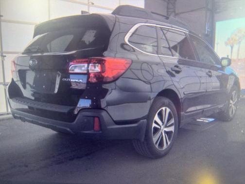 Crystal Black Silica 2019 Subaru Outback 2.5i Limited