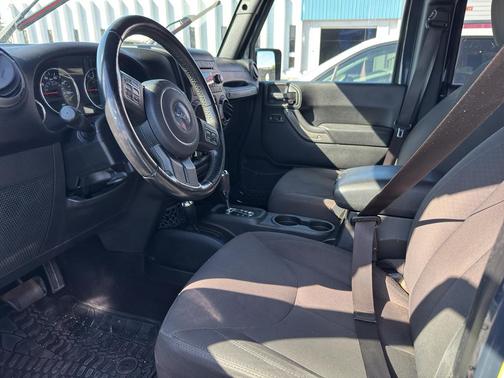 2017 Jeep Wrangler Willys Wheeler