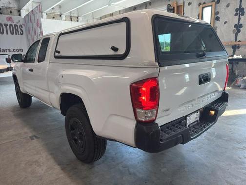 2017 Toyota Tacoma SR