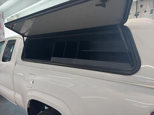 2017 Toyota Tacoma SR