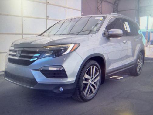 Lunar Silver Metallic 2017 Honda Pilot Touring