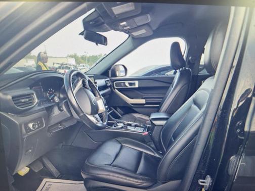 Agate Black Metallic 2023 Ford Explorer XLT