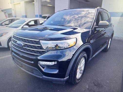 Agate Black Metallic 2023 Ford Explorer XLT