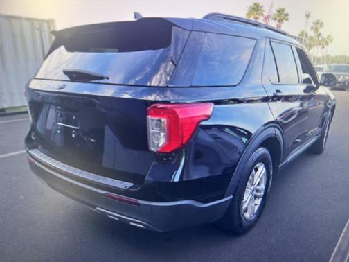 Agate Black Metallic 2023 Ford Explorer XLT