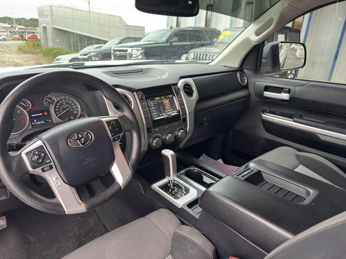 2017 Toyota Tundra SR5