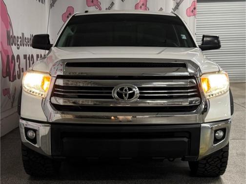 2017 Toyota Tundra SR5