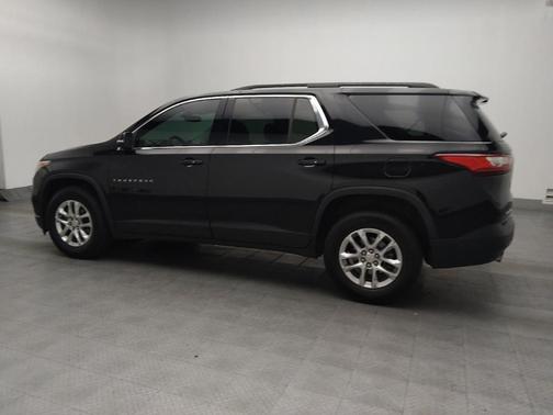 Mosaic Black Metallic 2021 Chevrolet Traverse LT Cloth