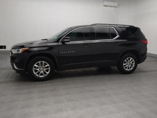 Mosaic Black Metallic 2021 Chevrolet Traverse LT Cloth