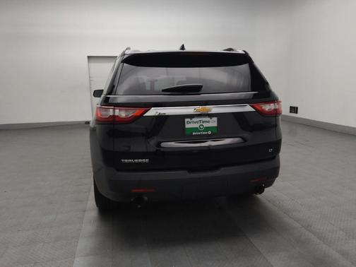 Mosaic Black Metallic 2021 Chevrolet Traverse LT Cloth
