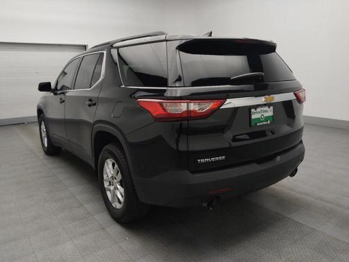 Mosaic Black Metallic 2021 Chevrolet Traverse LT Cloth