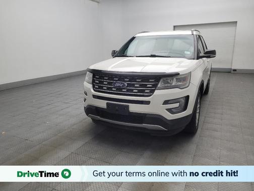 White Platinum Metallic Tri-Coat 2017 Ford Explorer XLT