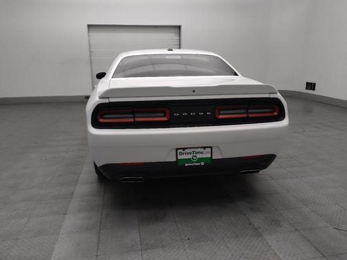 White Knuckle Clearcoat 2019 Dodge Challenger SXT