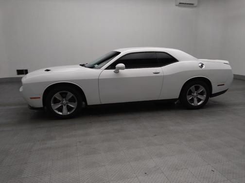 White Knuckle Clearcoat 2019 Dodge Challenger SXT
