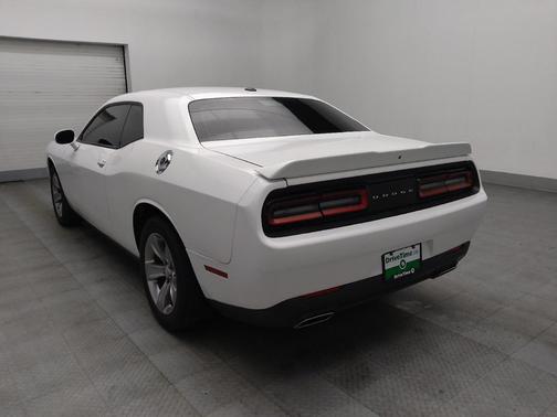 White Knuckle Clearcoat 2019 Dodge Challenger SXT