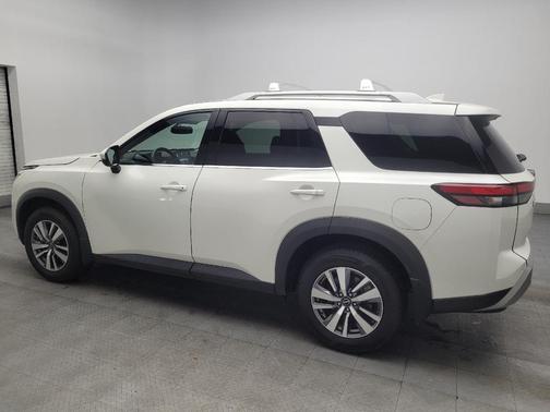 2022 Nissan Pathfinder SL 2WD