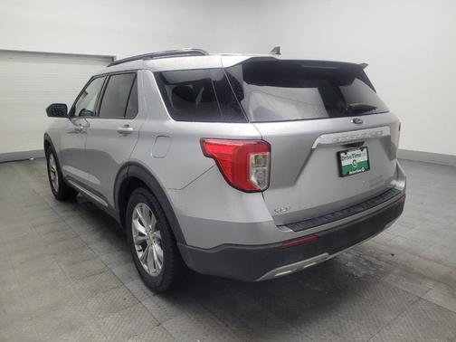 Iconic Silver Metallic 2021 Ford Explorer XLT