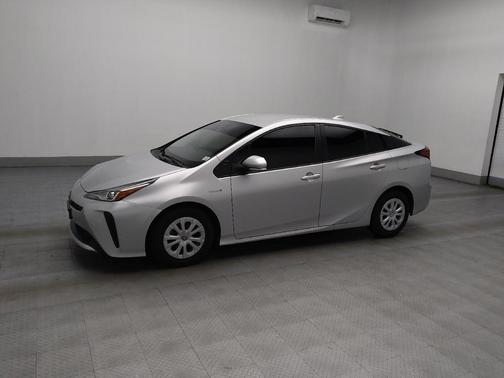 2022 Toyota Prius LE