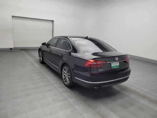 2017 Volkswagen Passat 1.8T R-Line w/Comfort