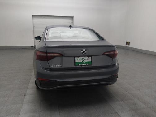 Gray 2022 Volkswagen Jetta 1.5T SE