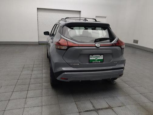 Gray 2021 Nissan Kicks SR