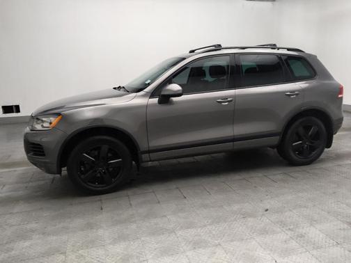 Gray 2014 Volkswagen Touareg X