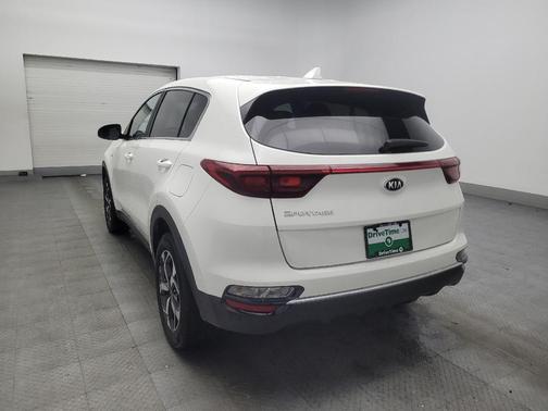 Snow White Pearl 2022 Kia Sportage LX