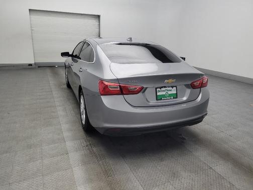 Sterling Gray Metallic 2023 Chevrolet Malibu FWD 1LT