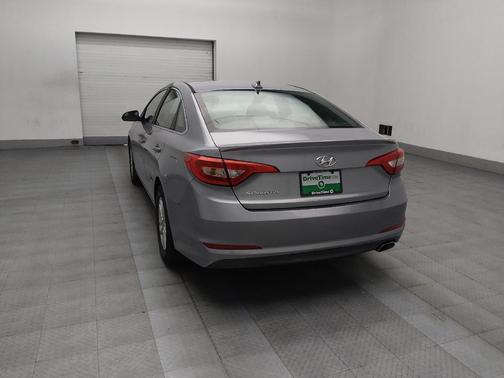 2017 Hyundai SONATA SE