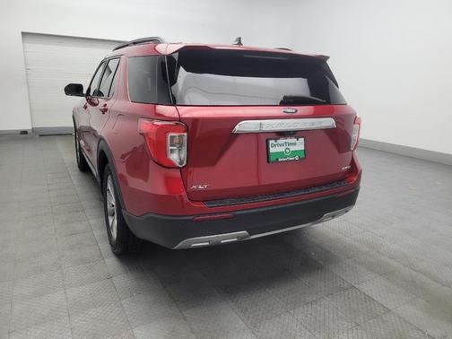 Rapid Red Metallic Tinted Clearcoat 2022 Ford Explorer XLT