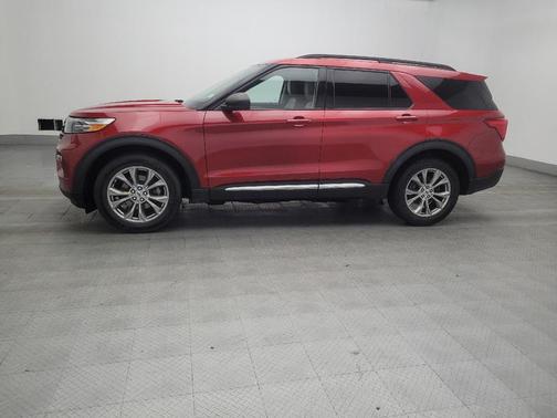 Rapid Red Metallic Tinted Clearcoat 2022 Ford Explorer XLT
