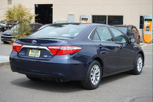 Parisian Night Pearl 2016 Toyota Camry Hybrid LE