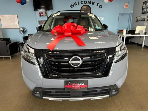 2023 Nissan Pathfinder Platinum 4WD
