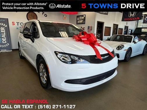 Bright White Clearcoat 2025 Chrysler Voyager LX