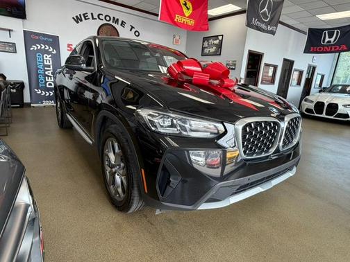 Black Sapphire Metallic 2025 BMW X4 xDrive30i