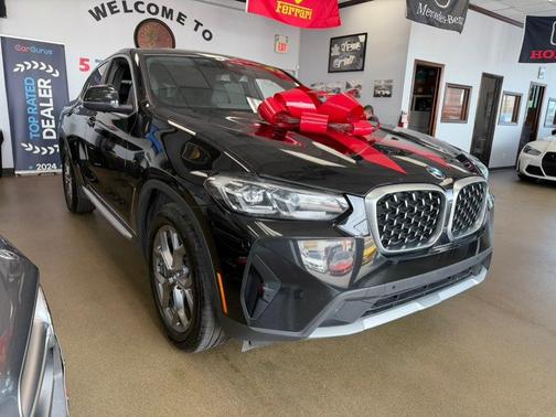Black Sapphire Metallic 2025 BMW X4 xDrive30i