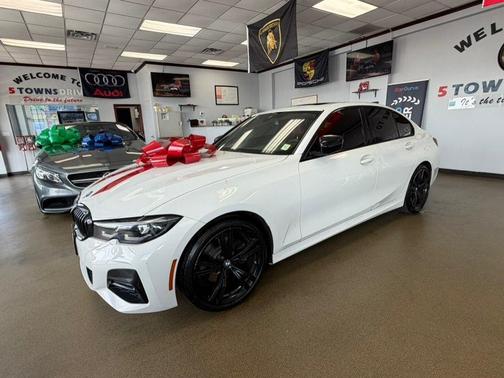 Mineral White Metallic 2022 BMW 330 xDrive