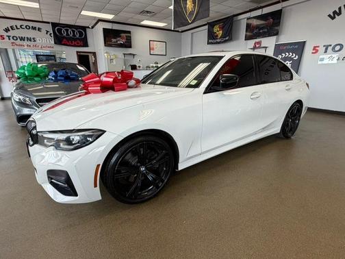 Mineral White Metallic 2022 BMW 330 xDrive