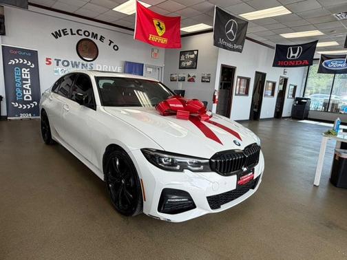 Mineral White Metallic 2022 BMW 330 xDrive