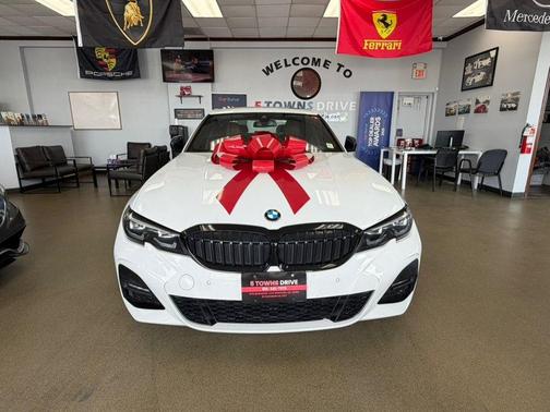 Mineral White Metallic 2022 BMW 330 xDrive