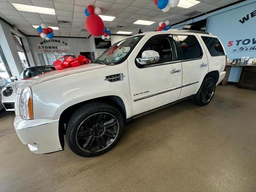 2011 Cadillac Escalade Platinum Edition