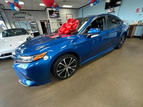 2020 Toyota Camry SE