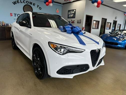 2023 Alfa Romeo Stelvio Veloce AWD