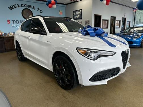 2023 Alfa Romeo Stelvio Veloce AWD