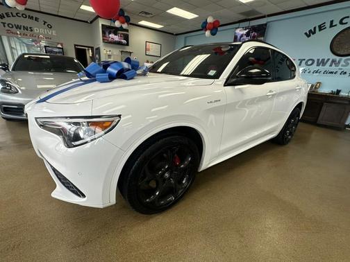 2023 Alfa Romeo Stelvio Veloce AWD