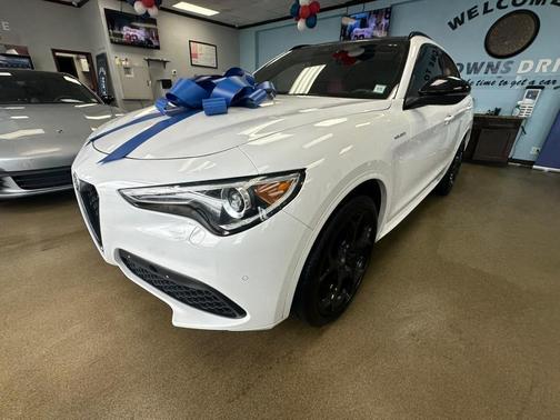 2023 Alfa Romeo Stelvio Veloce AWD