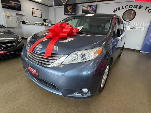 Shoreline Blue Pearl 2016 Toyota Sienna XLE