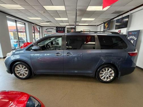 Shoreline Blue Pearl 2016 Toyota Sienna XLE