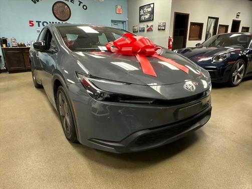 2023 Toyota Prius LE